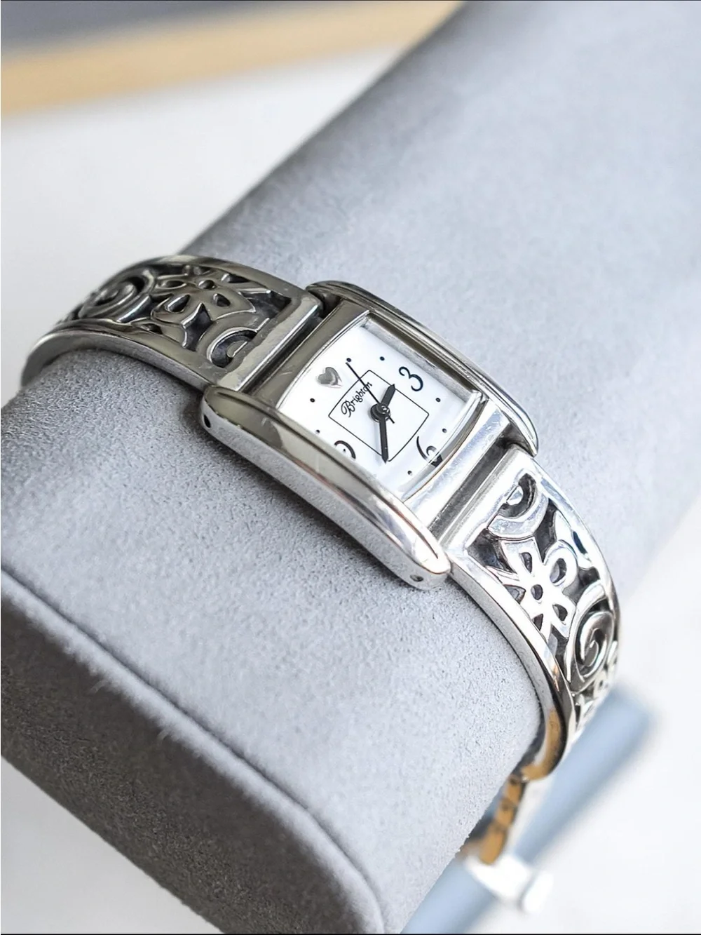 Brighton Amalfi Women Fashion Floral Silver Bracelet Quartz Analog Watch
